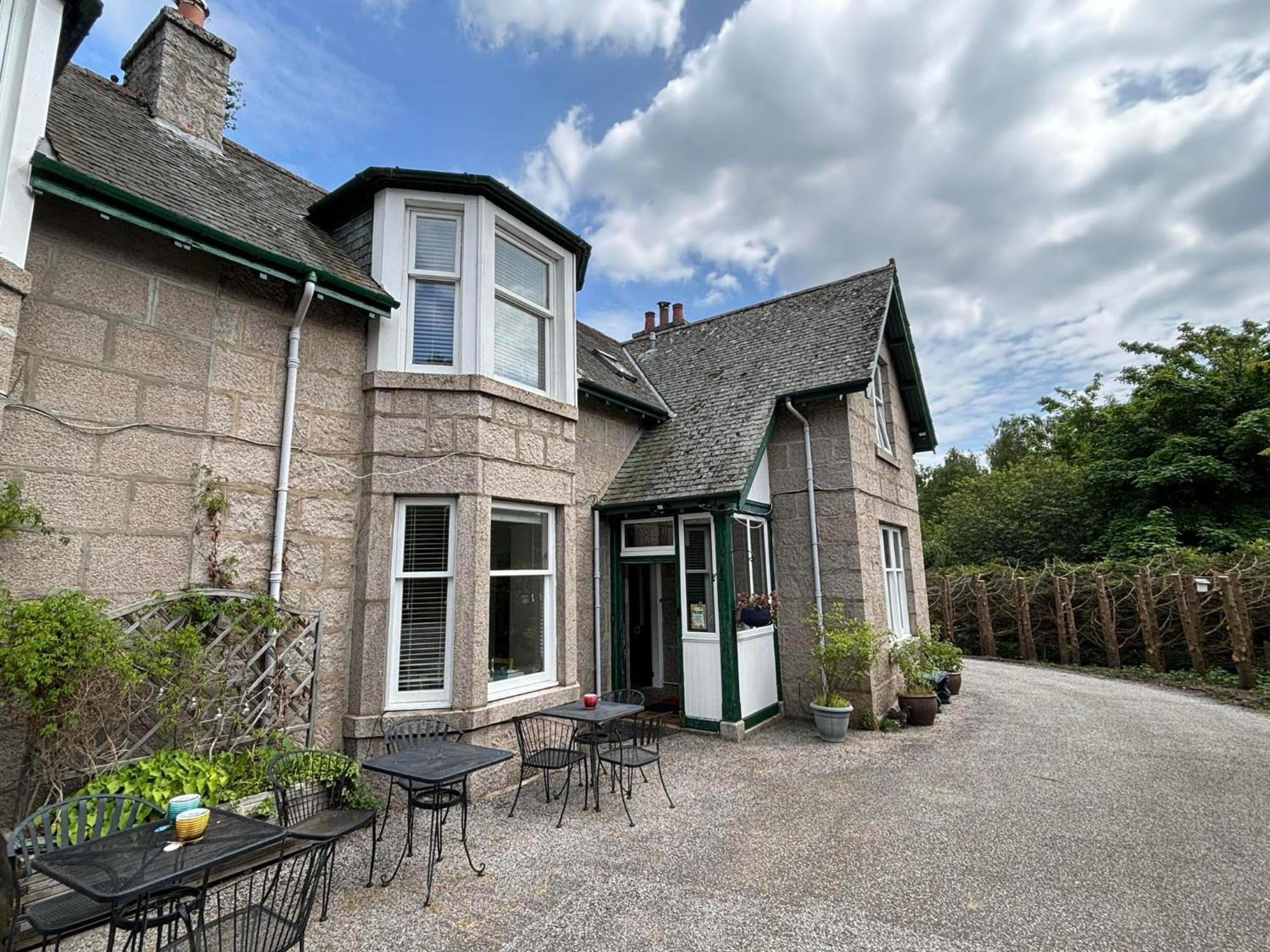 Crannach House Bed And Breakfast And Self Catering Apartments Ballater Exterior photo